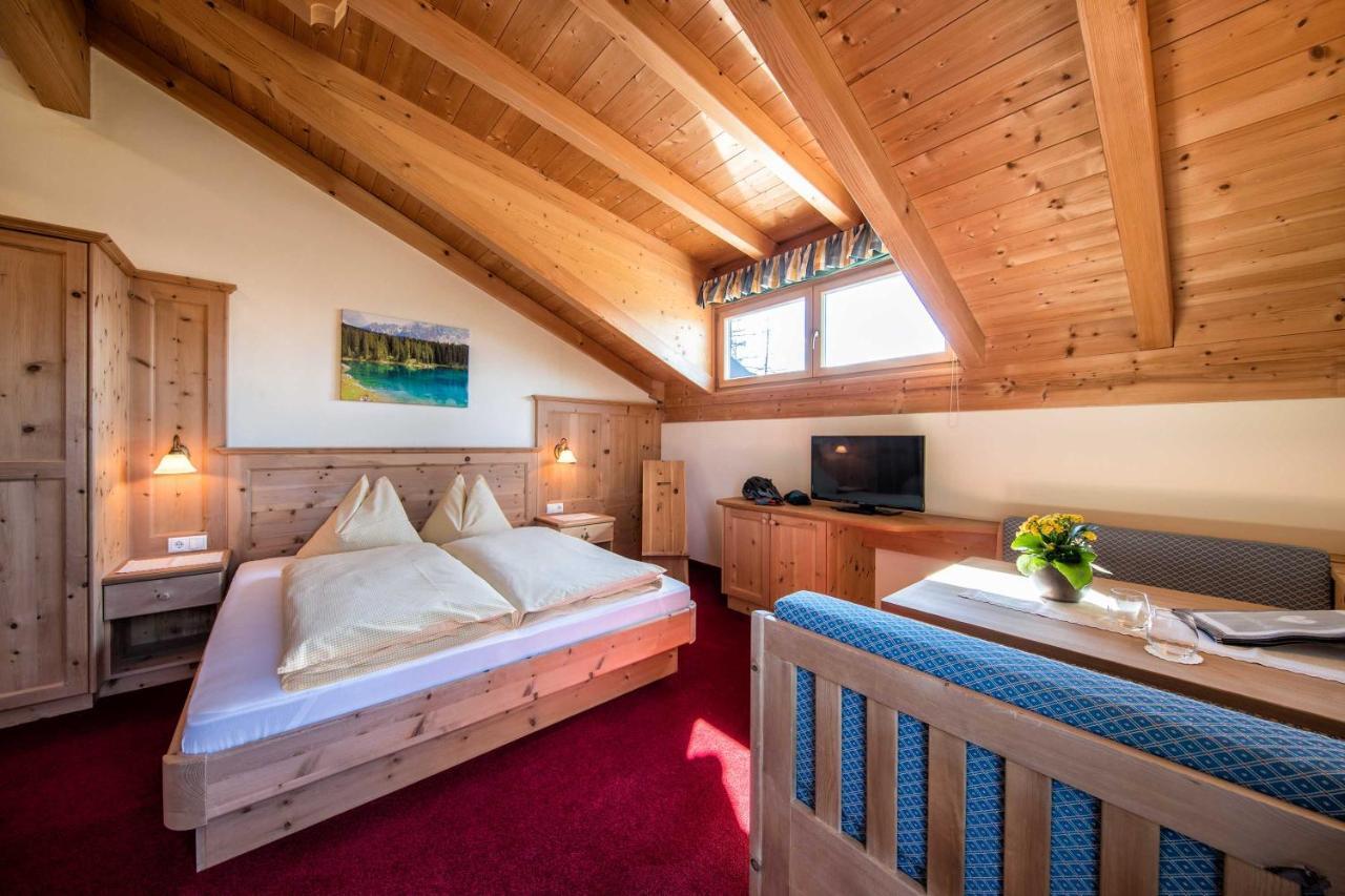 Hotel Landgasthof Laerchenwald Collepietra  Extérieur photo
